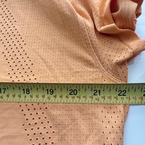 Lululemon Metal Vent Tech T Shirt Orange Breathable Stretch Gym Workout 14 - Picture 4 of 5